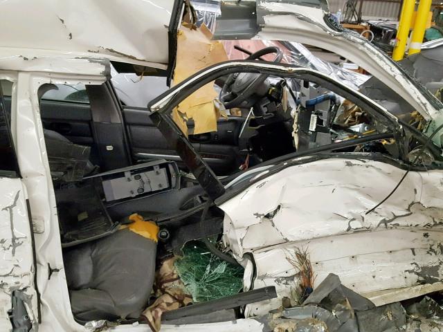 2G4WB55K611302941 - 2001 BUICK REGAL LS WHITE photo 5