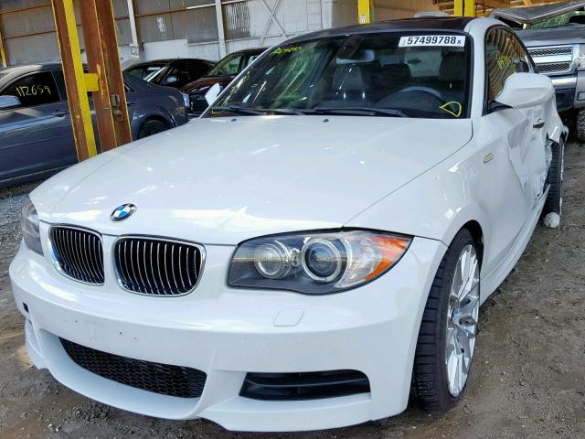 WBAUC9C53BVM10699 - 2011 BMW 135 I WHITE photo 2