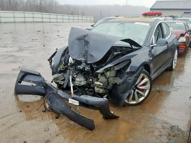 5YJ3E1EB7JF074355 - 2018 TESLA MODEL 3 GRAY photo 2