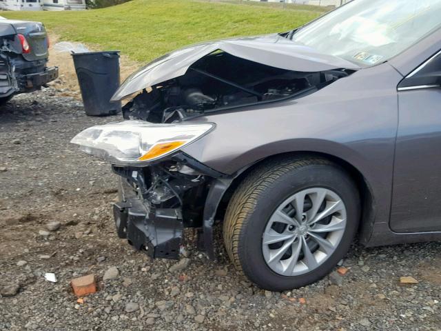 4T1BF1FK2FU059554 - 2015 TOYOTA CAMRY LE Grigio foto 9