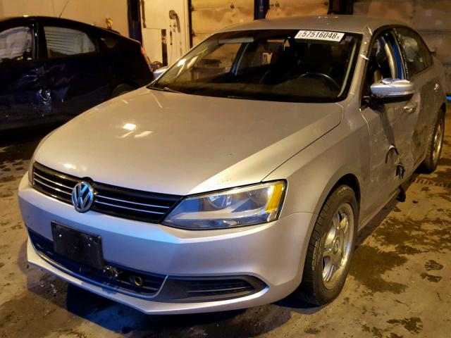 3VW3L7AJ6DM410922 - 2013 VOLKSWAGEN JETTA TDI SILVER photo 2