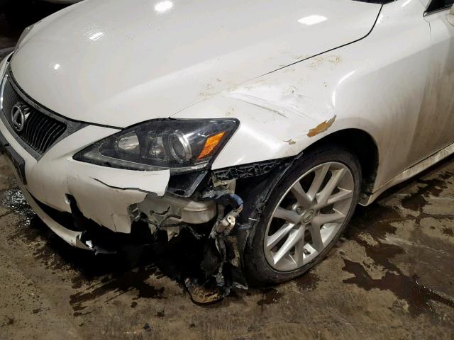 JTHCF5C21B5051209 - 2011 LEXUS IS 250 WHITE photo 9