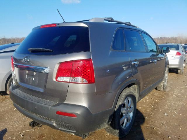 5XYKT3A11BG172141 - 2011 KIA SORENTO BASE  photo 4