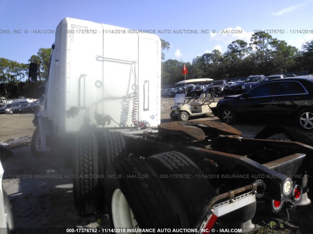 1FUJGBD90GLHB3078 - 2016 FREIGHTLINER CASCADIA 113  WHITE photo 3