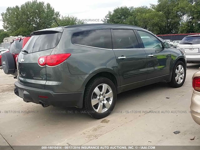 1GNLVGED4AJ225575 - 2010 CHEVROLET TRAVERSE LT GRAY photo 4