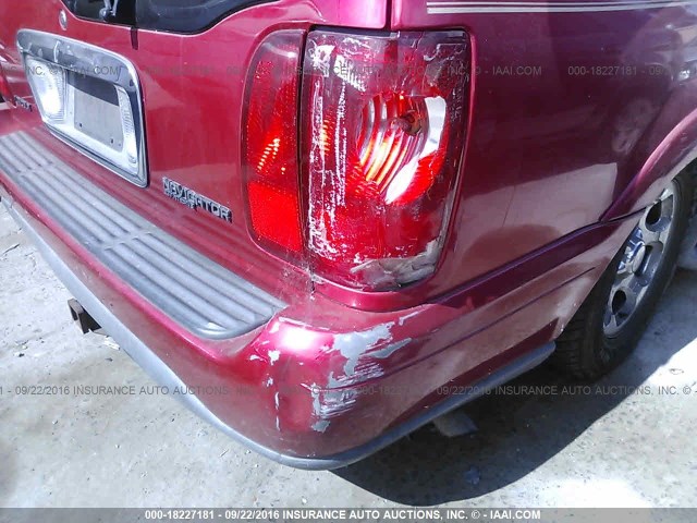 5LMEU27R32LJ02770 - 2002 LINCOLN NAVIGATOR RED photo 6