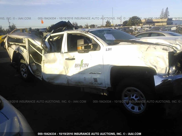 1GB4KYC83FF597604 - 2015 CHEVROLET SILVERADO K3500 WHITE photo 6