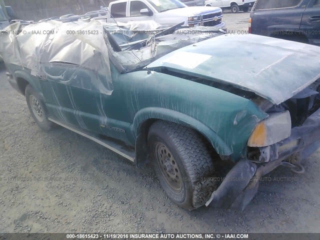 1GNCT18W7TK218858 - 1996 CHEVROLET BLAZER GREEN photo 1