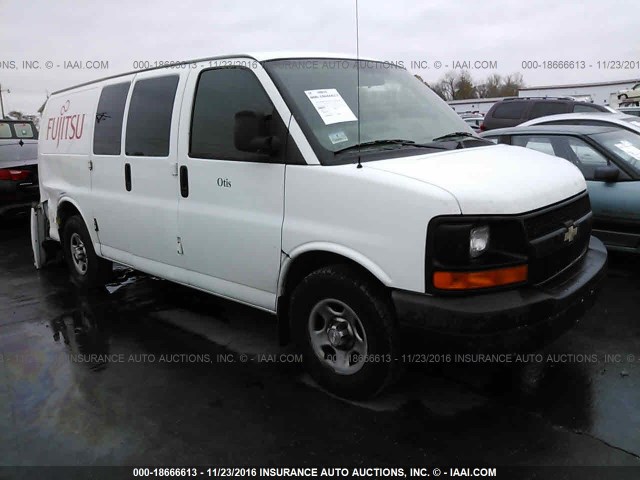 1GCFG154481232341 - 2008 CHEVROLET EXPRESS G1500  WHITE photo 1