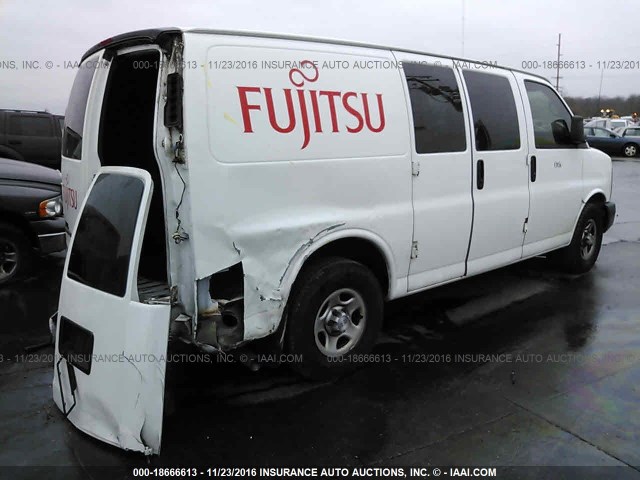 1GCFG154481232341 - 2008 CHEVROLET EXPRESS G1500  WHITE photo 4