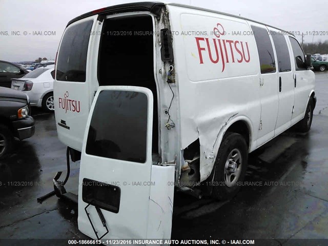 1GCFG154481232341 - 2008 CHEVROLET EXPRESS G1500  WHITE photo 6