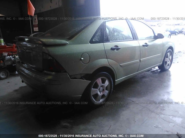 1FAFP34N37W194890 - 2007 FORD FOCUS ZX4/S/SE/SES GREEN photo 4