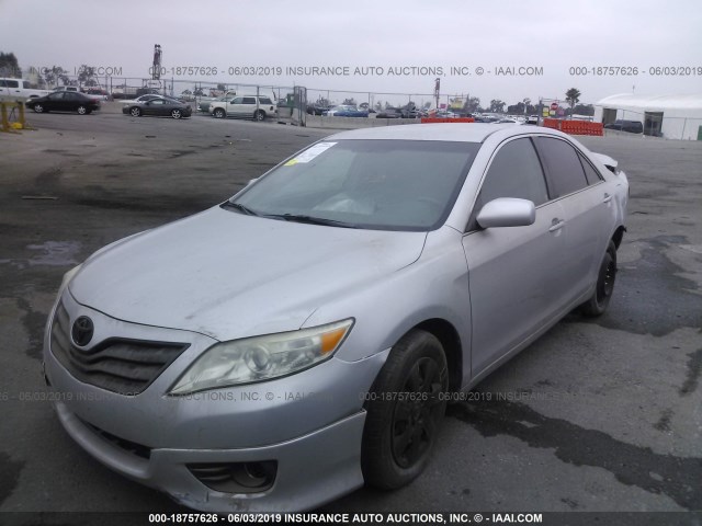 4T4BF3EK8BR190503 - 2011 TOYOTA CAMRY SE/LE/XLE 银色 照片 2