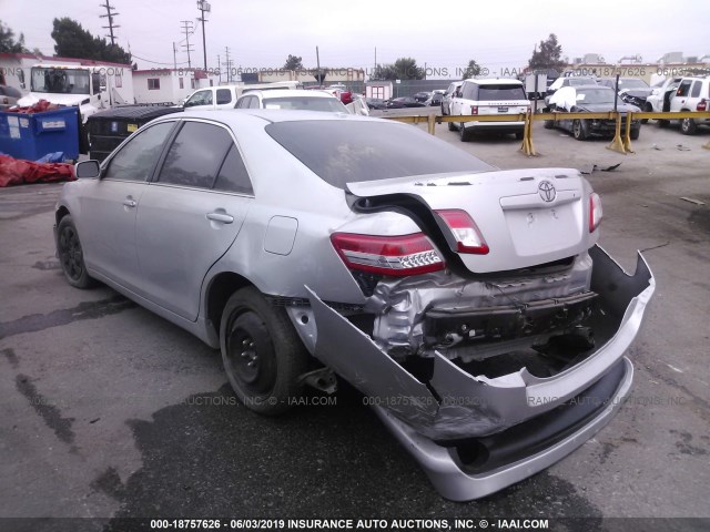 4T4BF3EK8BR190503 - 2011 TOYOTA CAMRY SE/LE/XLE 银色 照片 3
