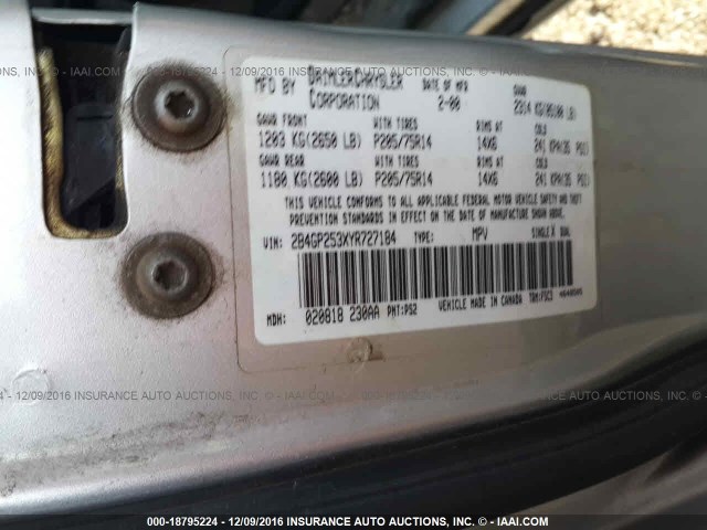 2B4GP253XYR727184 - 2000 DODGE CARAVAN SILVER photo 9