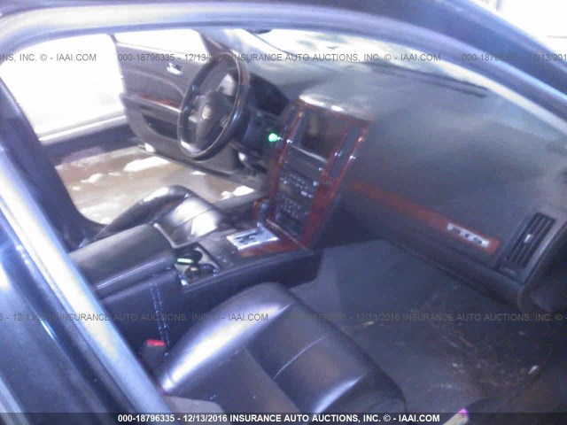 1G6DC67A150113900 - 2005 CADILLAC STS BLACK photo 5