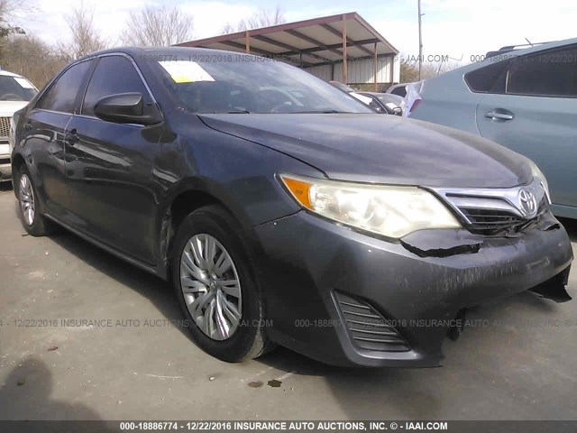 4T1BF1FK0CU023132 - 2012 TOYOTA CAMRY SE/LE/XLE GRAY photo 1