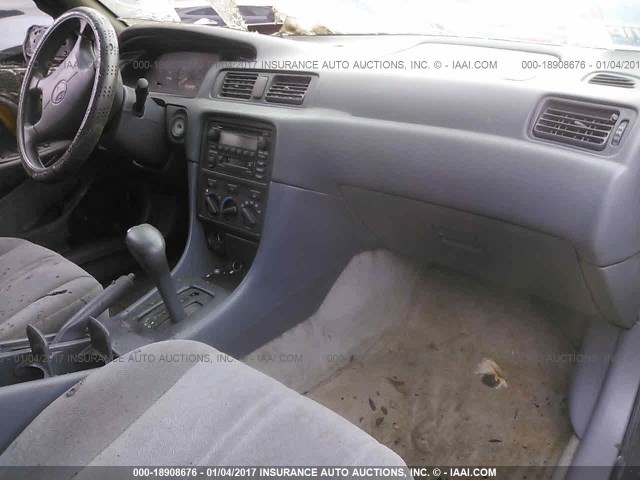 4T1BG22K6YU752848 - 2000 TOYOTA CAMRY CE/LE/XLE GRAY photo 5