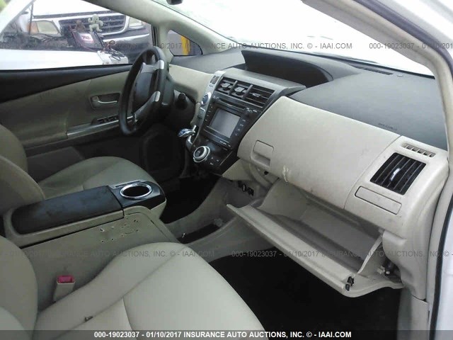 JTDZN3EU9C3021972 - 2012 TOYOTA PRIUS V WHITE photo 5