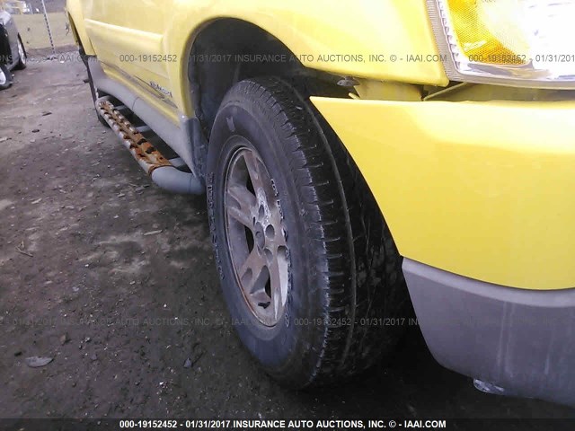 1FMZU77E02UC38508 - 2002 FORD EXPLORER SPORT TR  YELLOW photo 6