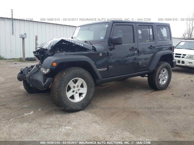 1C4BJWFG1HL500322 - 2017 JEEP WRANGLER UNLIMITE RUBICON GRAY photo 2