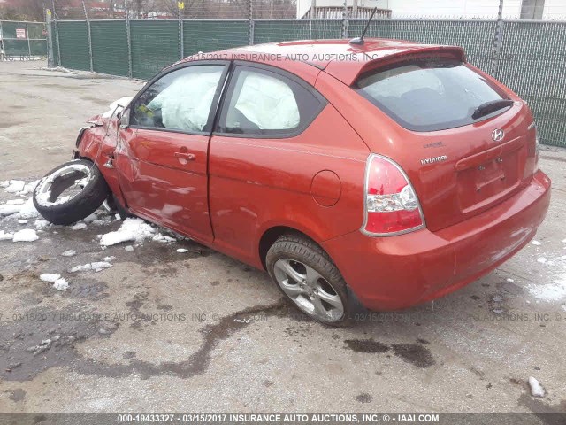 KMHCN36C29U122412 - 2009 HYUNDAI ACCENT SE ORANGE photo 3