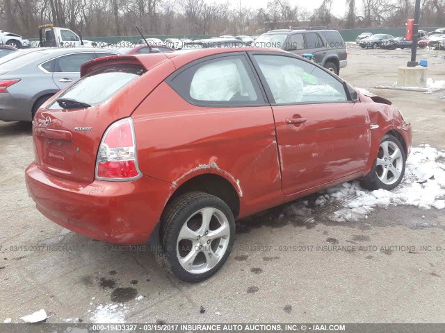 KMHCN36C29U122412 - 2009 HYUNDAI ACCENT SE ORANGE photo 4