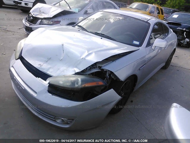 KMHHM66D68U292807 - 2008 HYUNDAI TIBURON GS SILVER photo 2