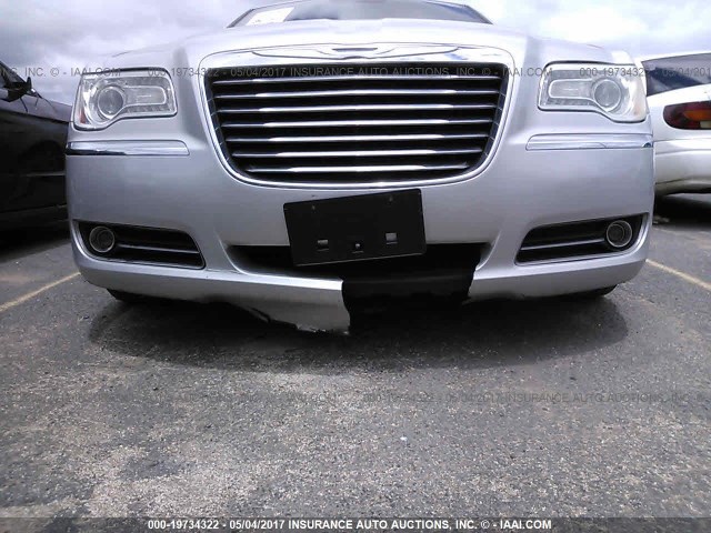 2C3CCACG2CH288496 - 2012 CHRYSLER 300 LIMITED SILVER photo 6