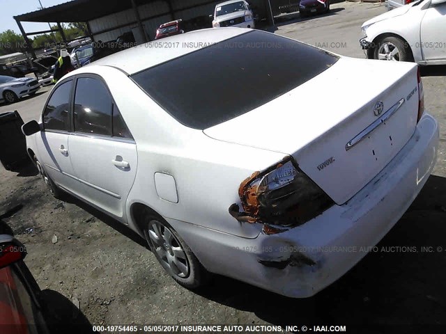 4T1BE32K92U574517 - 2002 TOYOTA CAMRY LE/XLE/SE WHITE photo 3