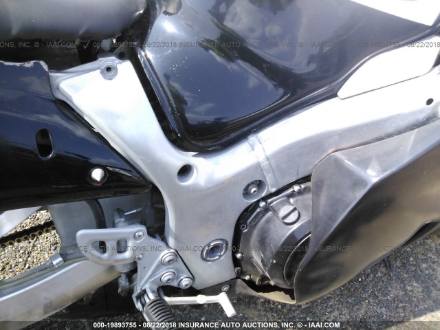 JS1GW71A962113708 - 2006 SUZUKI GSX1300 R BLACK photo 8