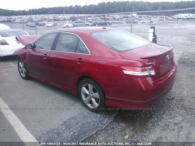 4T1BF3EK6BU669366 - 2011 TOYOTA CAMRY SE/LE/XLE 红色 照片 3