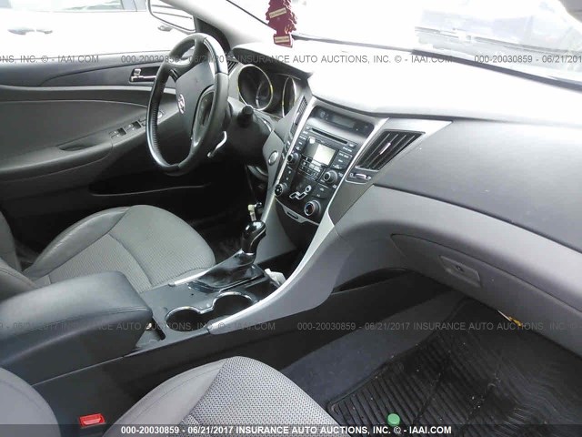 5NPEC4AC7CH431391 - 2012 HYUNDAI SONATA SE/LIMITED GRAY photo 5