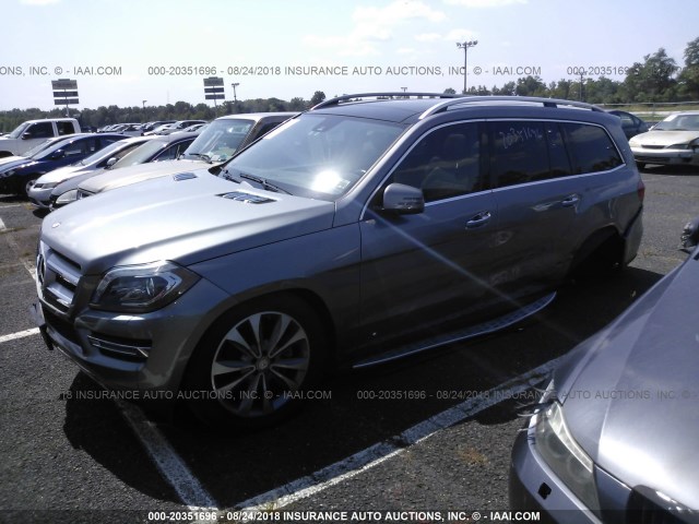 4JGDF2EE6FA588582 - 2015 MERCEDES-BENZ GL 350 BLUETEC SILVER photo 2