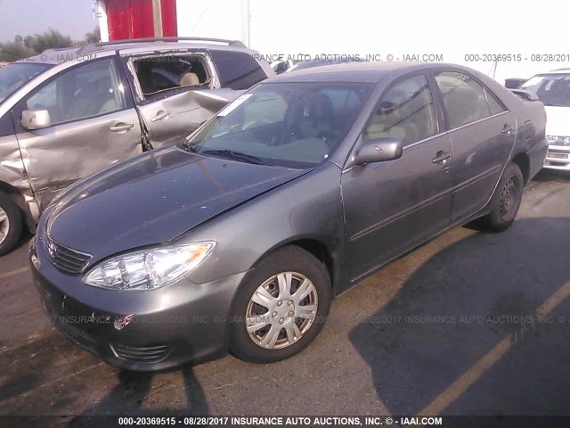 4T1BE32K16U684208 - 2006 TOYOTA CAMRY LE/XLE/SE GRAY photo 2