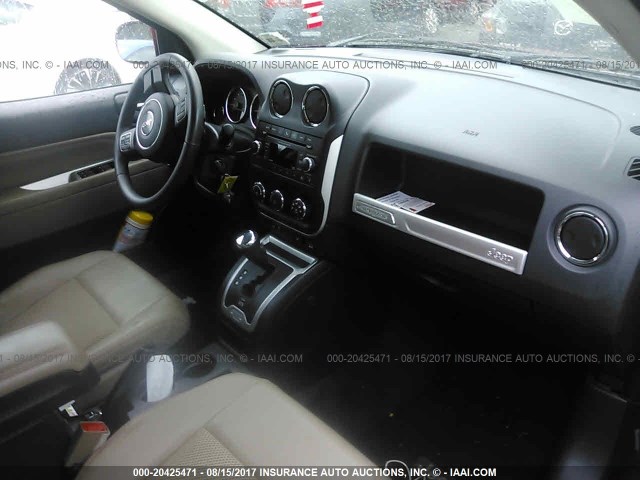 1C4NJDEB6ED521616 - 2014 JEEP COMPASS LATITUDE RED photo 5