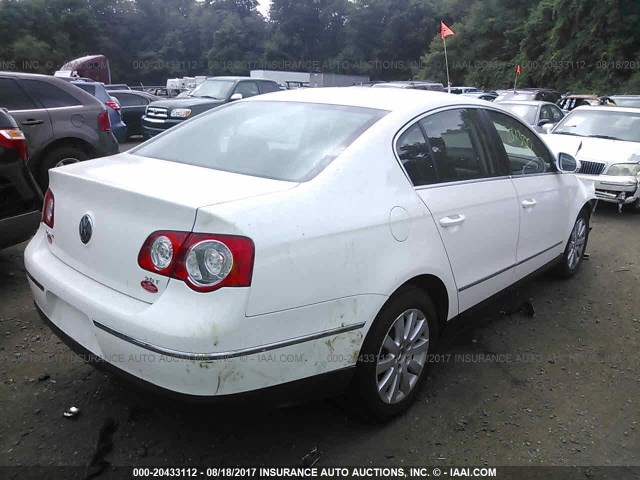 WVWJK73C68E205785 - 2008 VOLKSWAGEN PASSAT TURBO WHITE photo 4