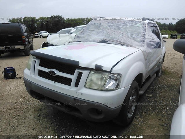 1FMZU67E32UB21452 - 2002 FORD EXPLORER SPORT TR  WHITE photo 2