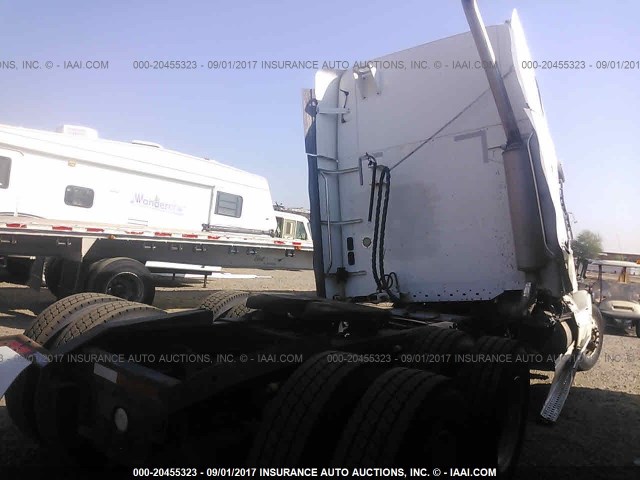 1FUJBBCK15LN51544 - 2005 FREIGHTLINER CONVENTIONAL ST120 WHITE photo 4