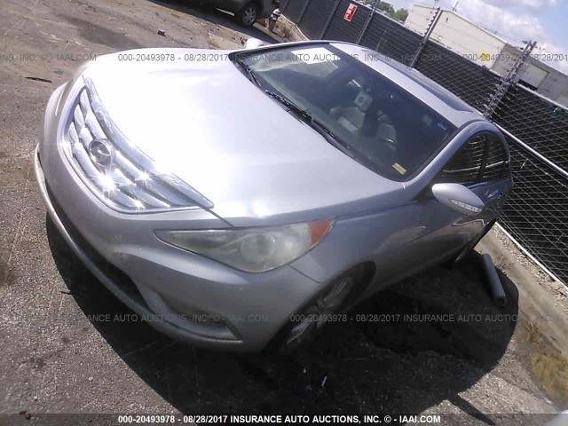 5NPEC4AC6BH073148 - 2011 HYUNDAI SONATA SE/LIMITED SILVER photo 2