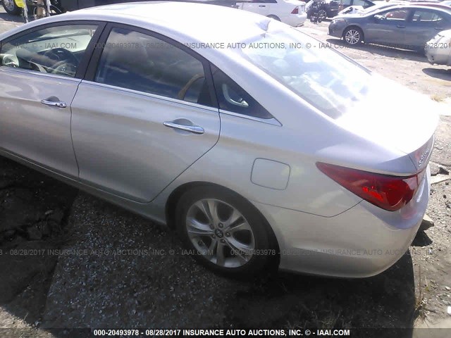 5NPEC4AC6BH073148 - 2011 HYUNDAI SONATA SE/LIMITED SILVER photo 3