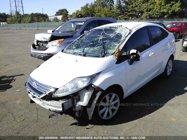 3FADP4BJ0BM131560 - 2011 FORD FIESTA SE WHITE photo 2