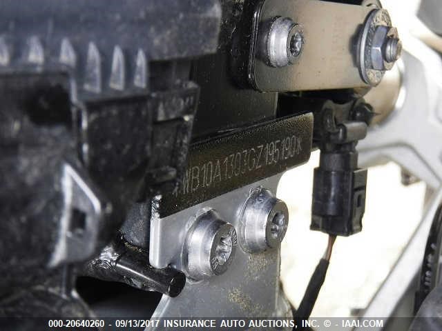 WB10A1303GZ195190 - 2016 BMW R1200 RT SILVER photo 10