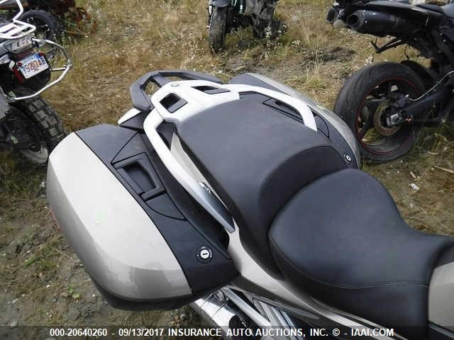 WB10A1303GZ195190 - 2016 BMW R1200 RT SILVER photo 6