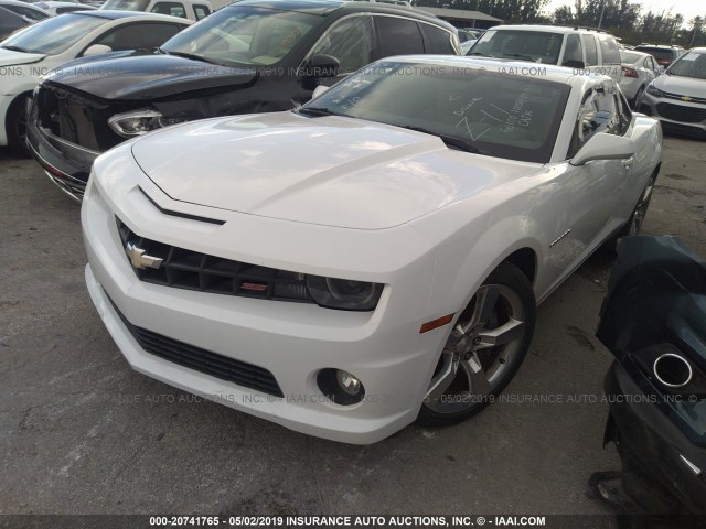 2G1FK1EJ8D9198732 - 2013 CHEVROLET CAMARO 2SS WHITE photo 2