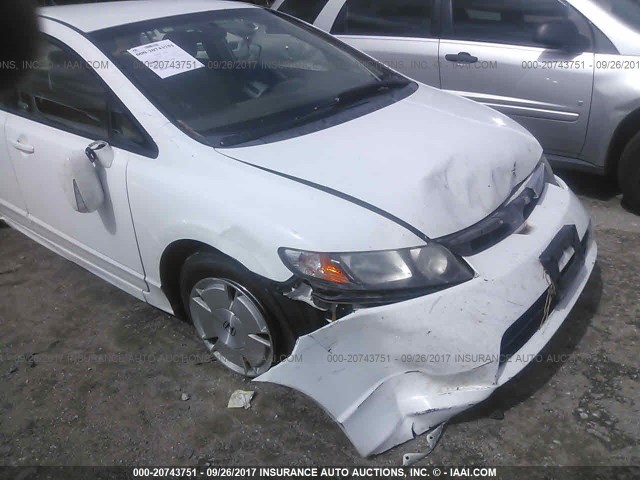 JHMFA362X7S030721 - 2007 HONDA CIVIC HYBRID WHITE photo 6