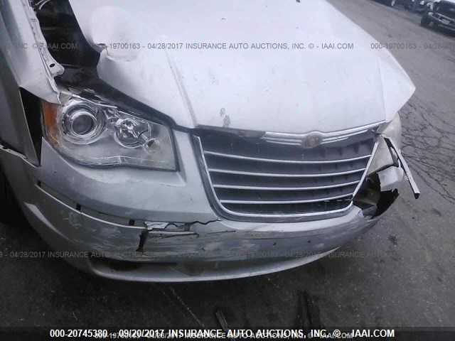 2A8HR64X38R745807 - 2008 CHRYSLER TOWN & COUNTRY LIMITED SILVER photo 6