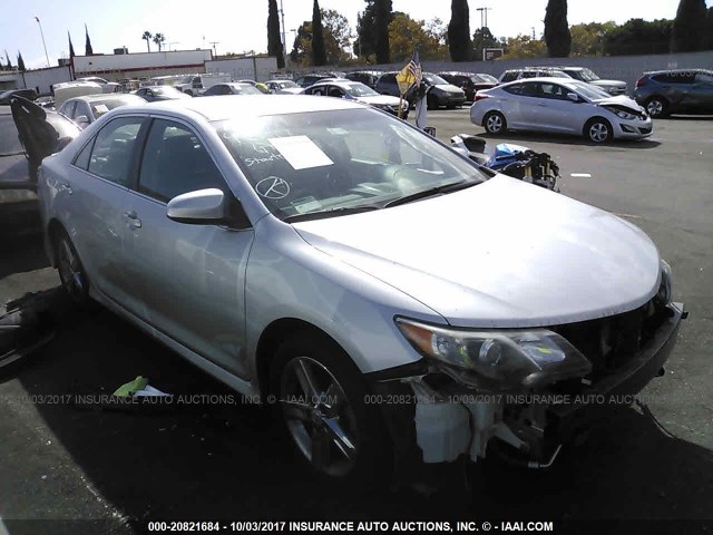 4T1BF1FK6CU613738 - 2012 TOYOTA CAMRY SE/LE/XLE SILVER photo 1