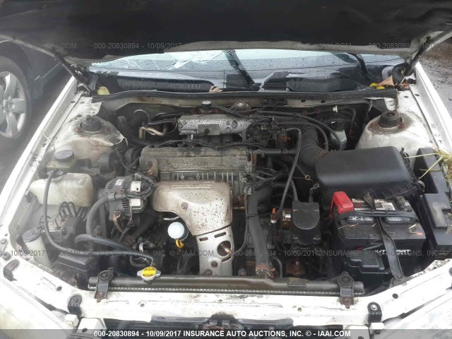 JT2BG28K910546375 - 2001 TOYOTA CAMRY LE/XLE 白色 照片 10