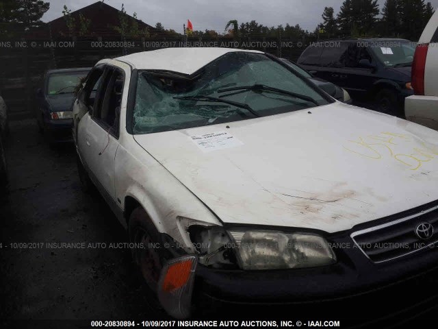 JT2BG28K910546375 - 2001 TOYOTA CAMRY LE/XLE 白色 照片 6